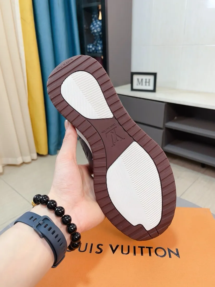 Ex-factory price 520🌹🌹[lv]🌹High-end men's shoes brand: Official website 1:1 Latest masterpiece: The upper is made of Italian imported first-layer cowhide punching design➕made of full genuine leather lining🔥, making walking more convenient and comfortable! Exclusive new style, stunning work [color]! Create a fashionable personality to set off your uniqueness! A must-have for trendy men! Classic🔥Number: 38-44